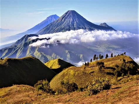 gunung besar di indonesia
